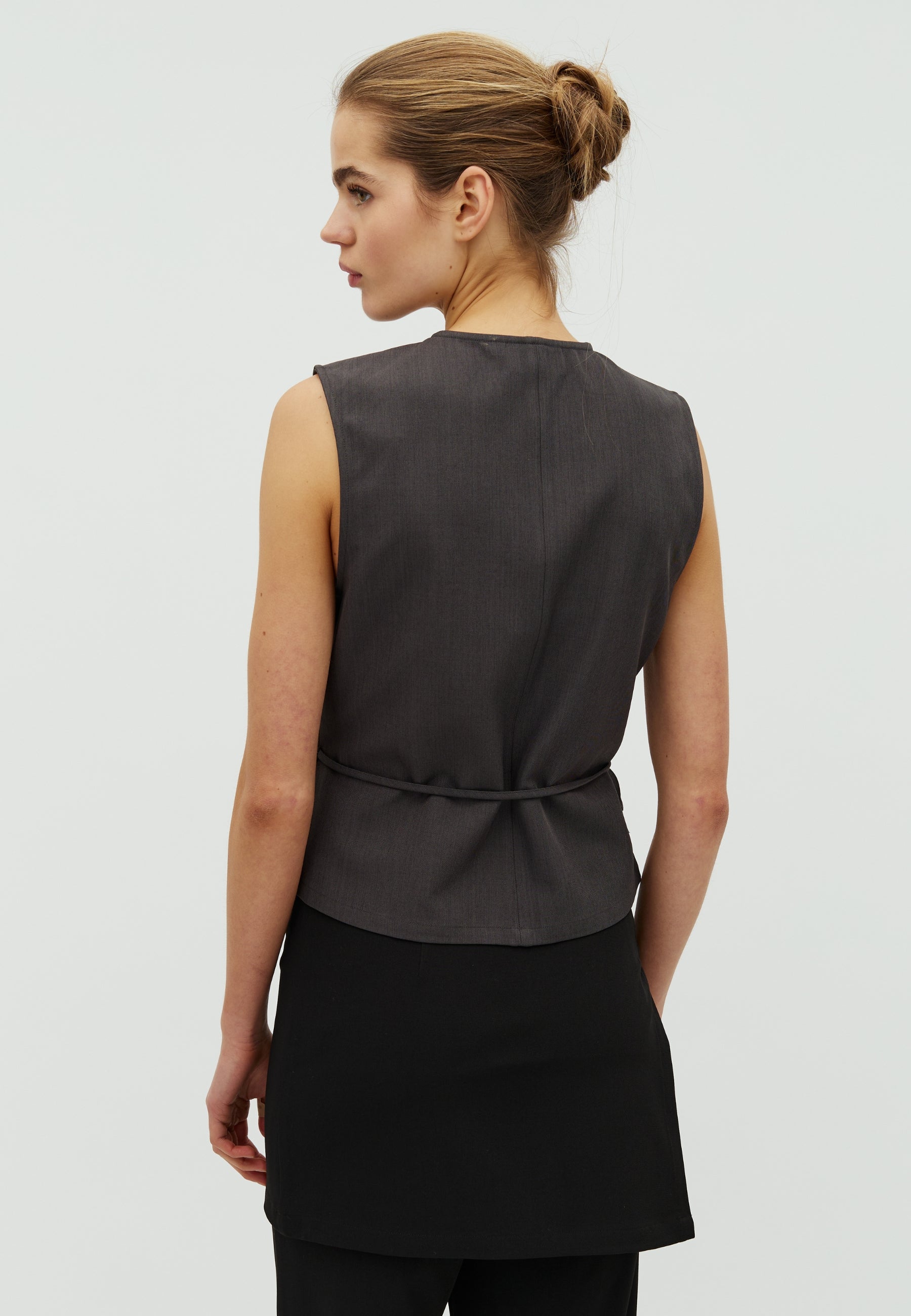 Zakram-F_Dark Grey_Model_2
