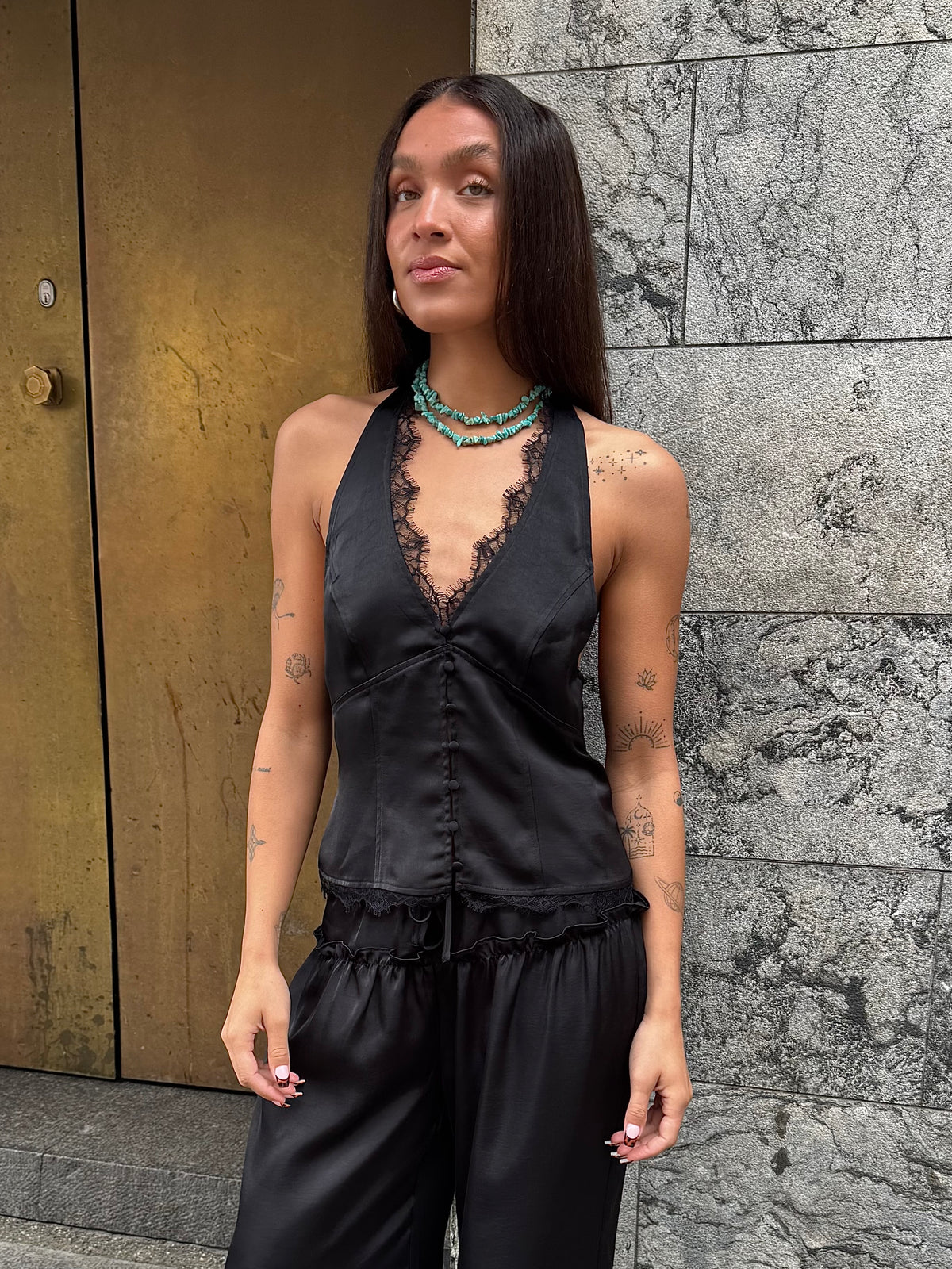 Camijo-F_Black_Content_0
