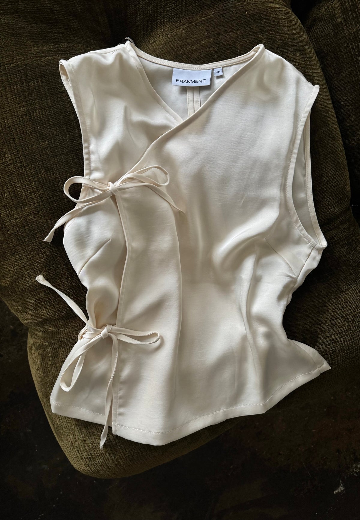 Zakram-F_Antique White_Content_0