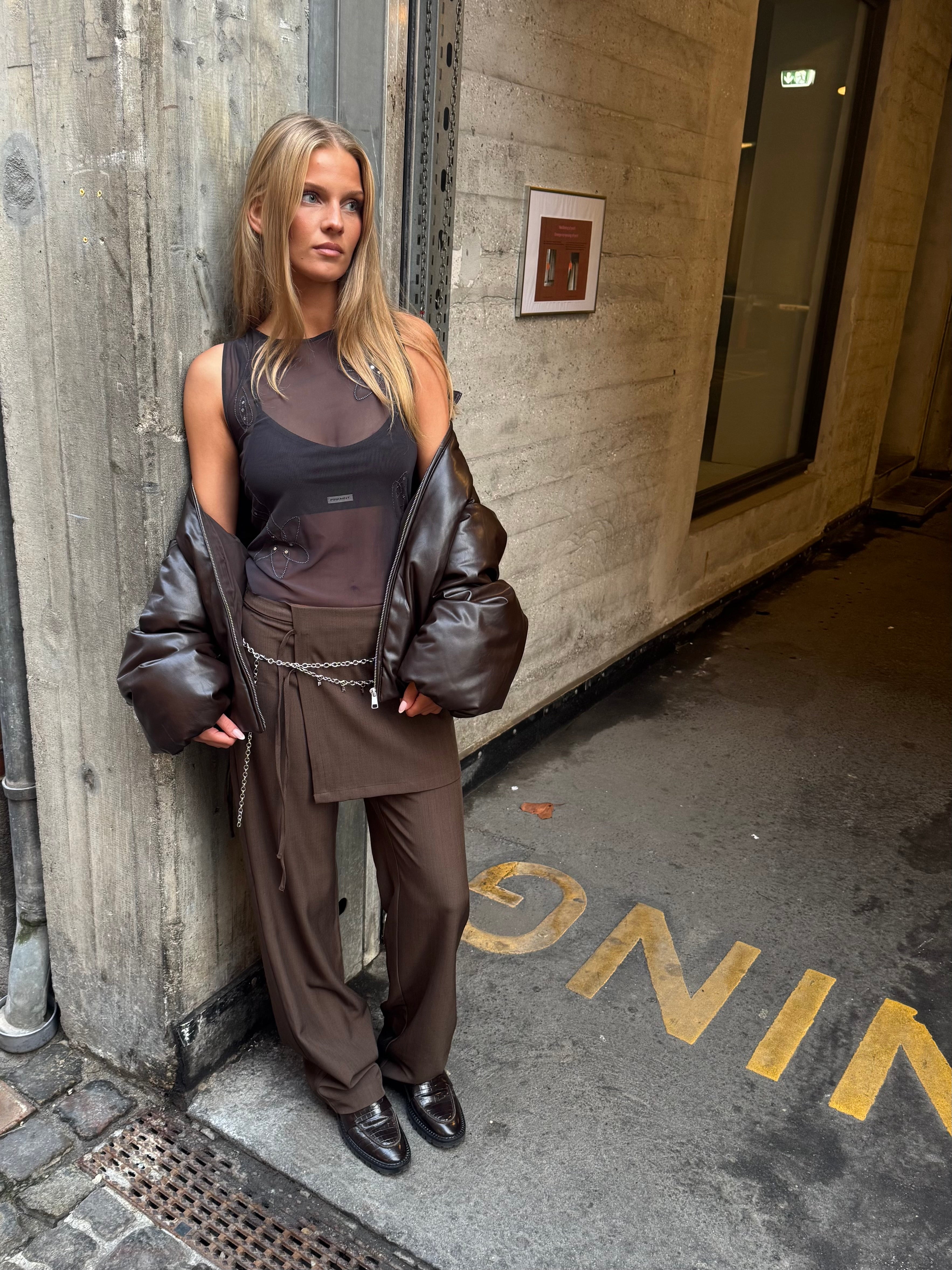 Kamira-F_Dark Mocca_Content_0