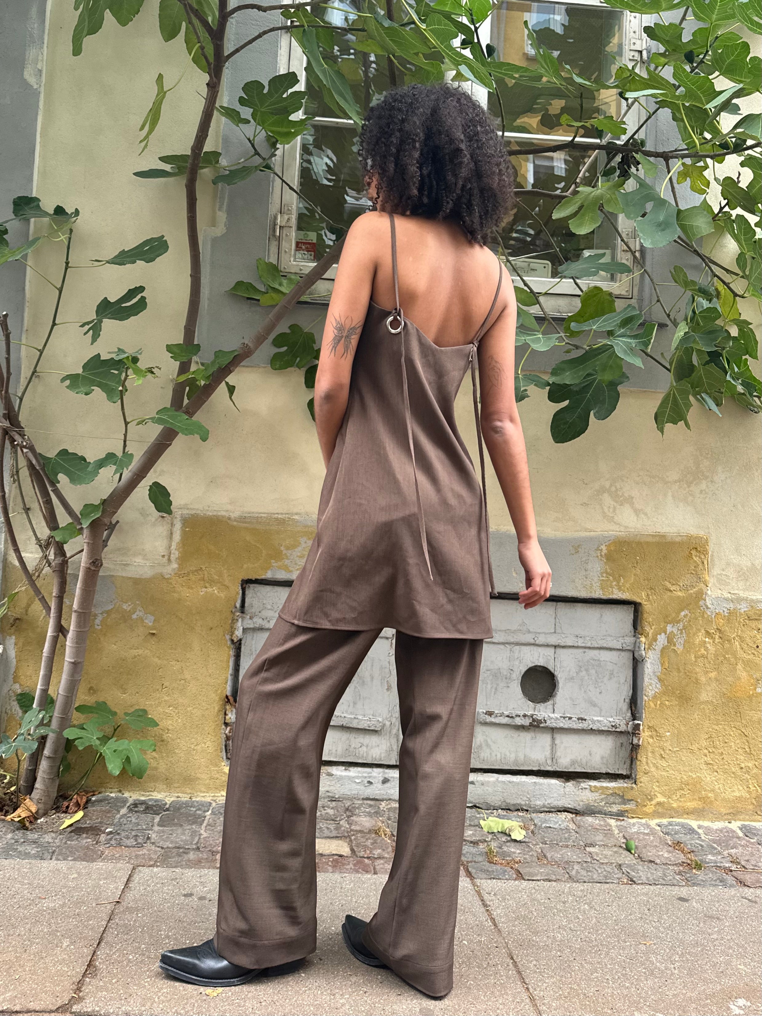 Dajella-F_Dark Mocca_Content_0